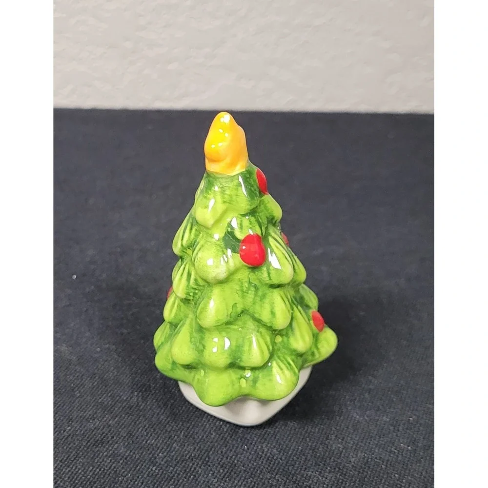 Robert Stanley Red Truck with Christmas Tree Salt & Pepper Shakers Set